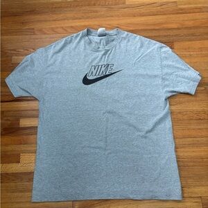 Vintage Nike Men's Gray T-Shirt